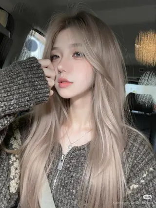 ロング 艶髪ハイトーンカラー 渋谷🎀ririkaのヘアスタイル