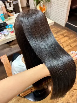ロング 髪質改善jewelbox〜私のトリートメント〜東梅田店所属・美髪ストレート／ 髪質改善／梅田美容室のヘアスタイル
