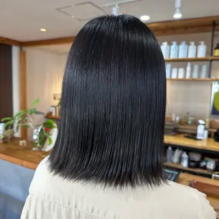 ミディアム 澁谷 璃咲のヘアスタイル