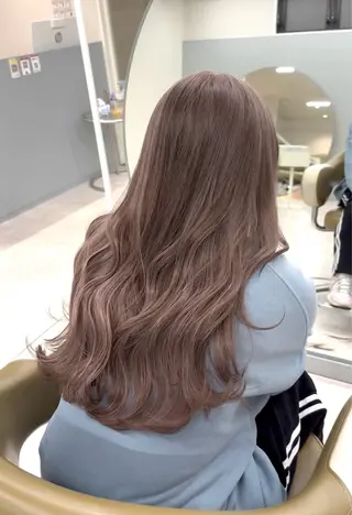 ロング カラー 日吉 里緒のヘアスタイル