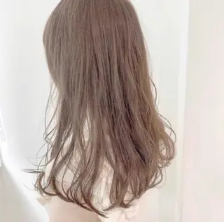 ロング カラー くすみミルクティー／ ブラウン🪡TOWAのヘアスタイル