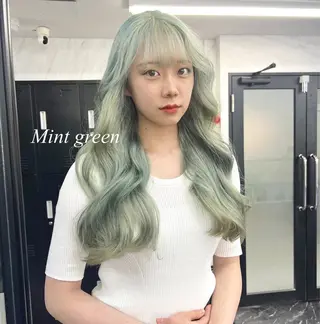 ロング カラー シールエクステ特化 ハイトーン、NANAのヘアスタイル