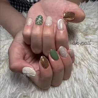 ミディアム ネイル ak nail .のネイルデザイン