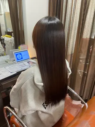 ロング 瀧下 唯のヘアスタイル
