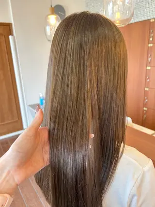 セミロング カラー トップスタイリスト 林すずかのヘアスタイル