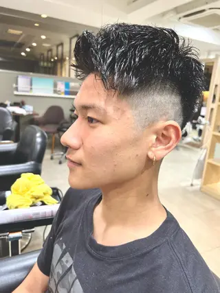 メンズ 心斎橋バレイヤージュ 小林勝貴のヘアスタイル