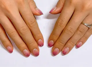 ネイル VIERU 🌈🎀💖のネイルデザイン