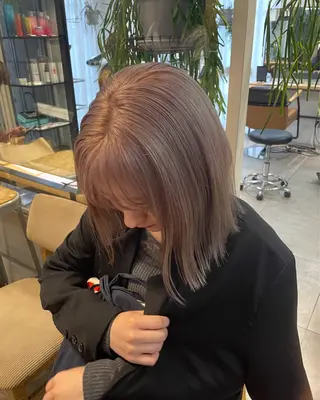 ミディアム カラー ミルクティー× グレージュMOMOのヘアスタイル