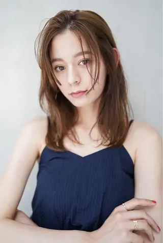 ミディアム カラー MISAKI🪐 💫のヘアスタイル