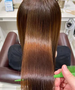 ロング 仁科 友恵のヘアスタイル