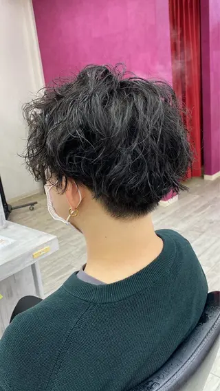 ショート パーマ メンズ Yoshiつね　御幸が原店所属・佐藤 萌世のヘアスタイル