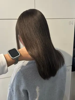 セミロング カラー ﾚｲﾔｰ/ﾊｲﾄｰﾝ WAKANAのヘアスタイル