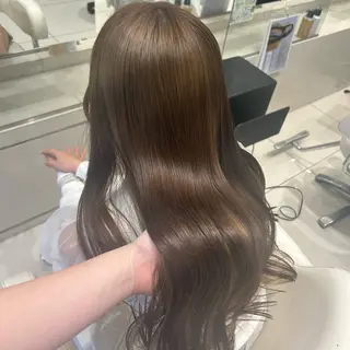 ロング カラー FRAME+なんば駅前店所属・砂野 真璃奈のヘアスタイル