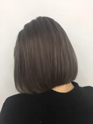 ショート カラー 岩崎 裕司のヘアスタイル