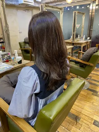 カラー レイヤーカット、 大人可愛い　中村美羅のヘアスタイル