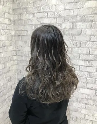 セミロング カラー ヘアアレンジ 秋山 幸太のヘアスタイル