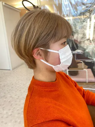 ショート カラー 西本 夏美のヘアスタイル