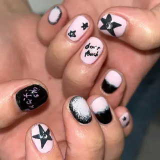 ネイル 🪐富島彩夏 /海外nail🪐のネイルデザイン