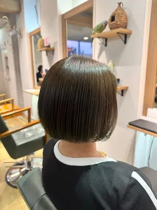 ショート カラー ツキダテ ユイのヘアスタイル