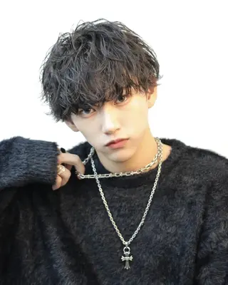 メンズ 🔥パーマで大人な色 気🔥BLUCK札幌のヘアスタイル