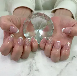 ネイル 秋元 琴音のネイルデザイン