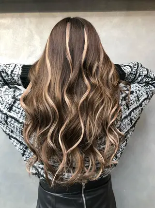 ロング rollen所属・美魔女 美容師NAOのヘアスタイル