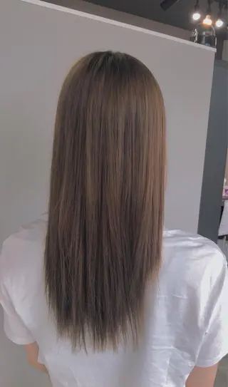 カラー _WHITE 浜松 店長 もえかのヘアスタイル