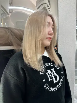 ミディアム ハイトーンボブ Mizuki.のヘアスタイル