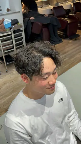 パーマ メンズ fifth原宿 宮部蓮のヘアスタイル