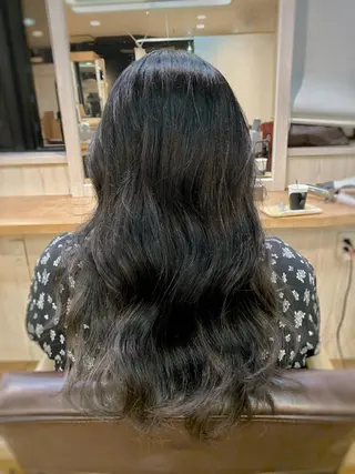 ロング カラー yuri🌼 NUMBER 天王寺のヘアスタイル