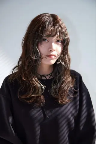 ロング 船坂 詩乃のヘアスタイル