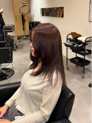 ロング 滑川 吏音のヘアスタイル
