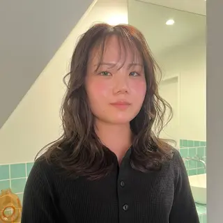 ミディアム ［　］ Shiroのヘアスタイル