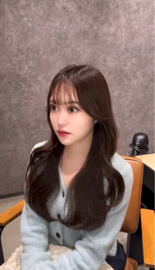 ロング 韓国レイヤーカット 透明感カラー冨田那樹のヘアスタイル