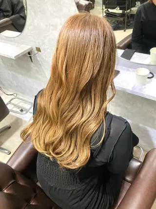 セミロング 🐶カラー特化🌈 池袋/ハイトーン/陸のヘアスタイル