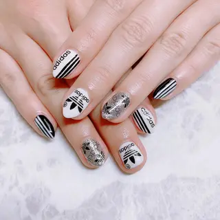ネイル マジックミラー所属・マジック ミラーのネイルデザイン