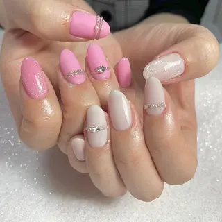 ネイル 手塚 里奈のネイルデザイン