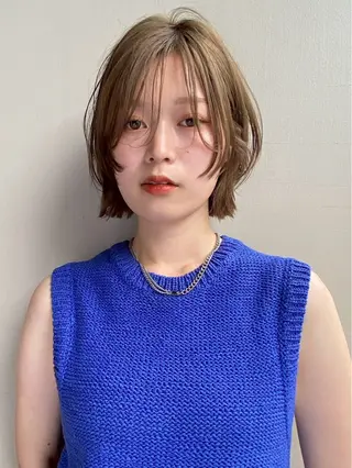ミディアム カラー blau hair and care《ブラウ》所属・MARU.縮毛矯正 デザインカラーのヘアスタイル