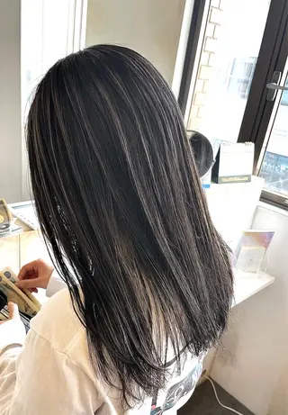 セミロング カラー レイヤー/艶カラー 🫧守利のヘアスタイル