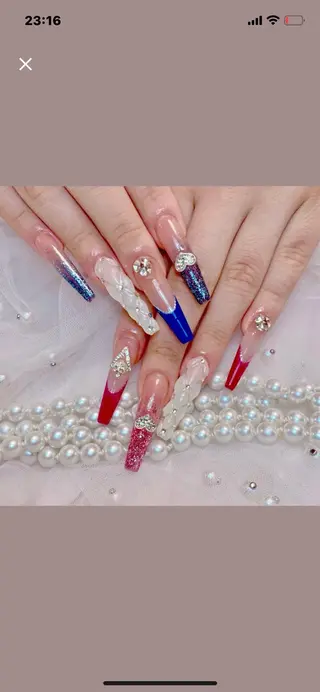 ネイル チョウ チョウのネイルデザイン