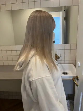 カラー yuka/ロング/ レイヤーカットモデルのヘアスタイル