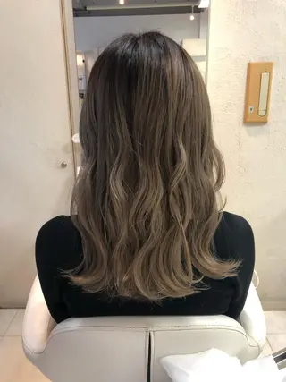 セミロング 阿部 美咲のヘアスタイル