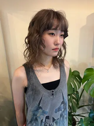 ミディアム レイヤーカット\ウル フ　chinatsuのヘアスタイル