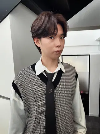 パーマ メンズ Qin shaire salon 原宿verno店所属・【センターパート】 ETO／江藤翼の眉毛・アイブロウイメージ