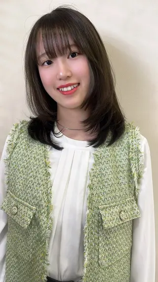 ミディアム 林 和香菜のヘアスタイル