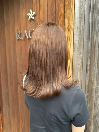 ミディアム ラグノ所属・岩間 美穂のヘアスタイル