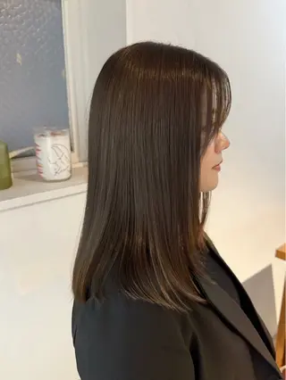 カラー 東野 雪月のヘアスタイル