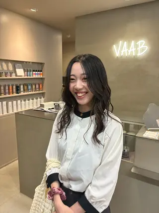 ロング 加藤 綾乃のヘアスタイル