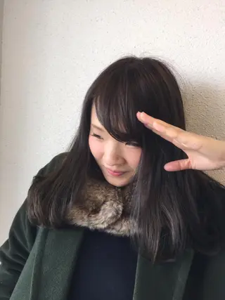 ミディアム セミロング カラー ﾊｲﾄｰﾝ/ｼｮｰﾄ 村上淳乃🐥のヘアスタイル