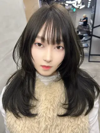 セミロング カラー 艶髪/艶カラー/韓国 髪質改善/縮毛矯正のヘアスタイル